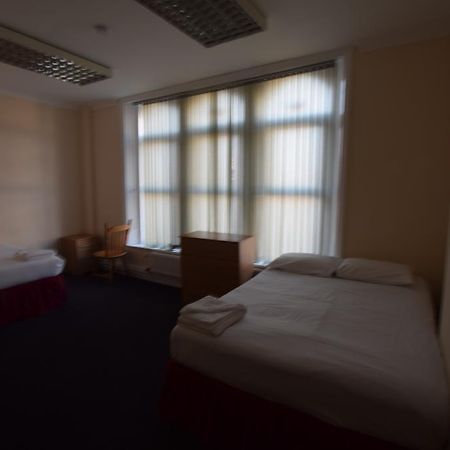 York Hotel Ilford Bagian luar foto