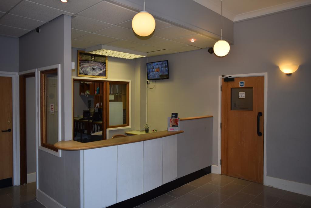 York Hotel Ilford Bagian luar foto