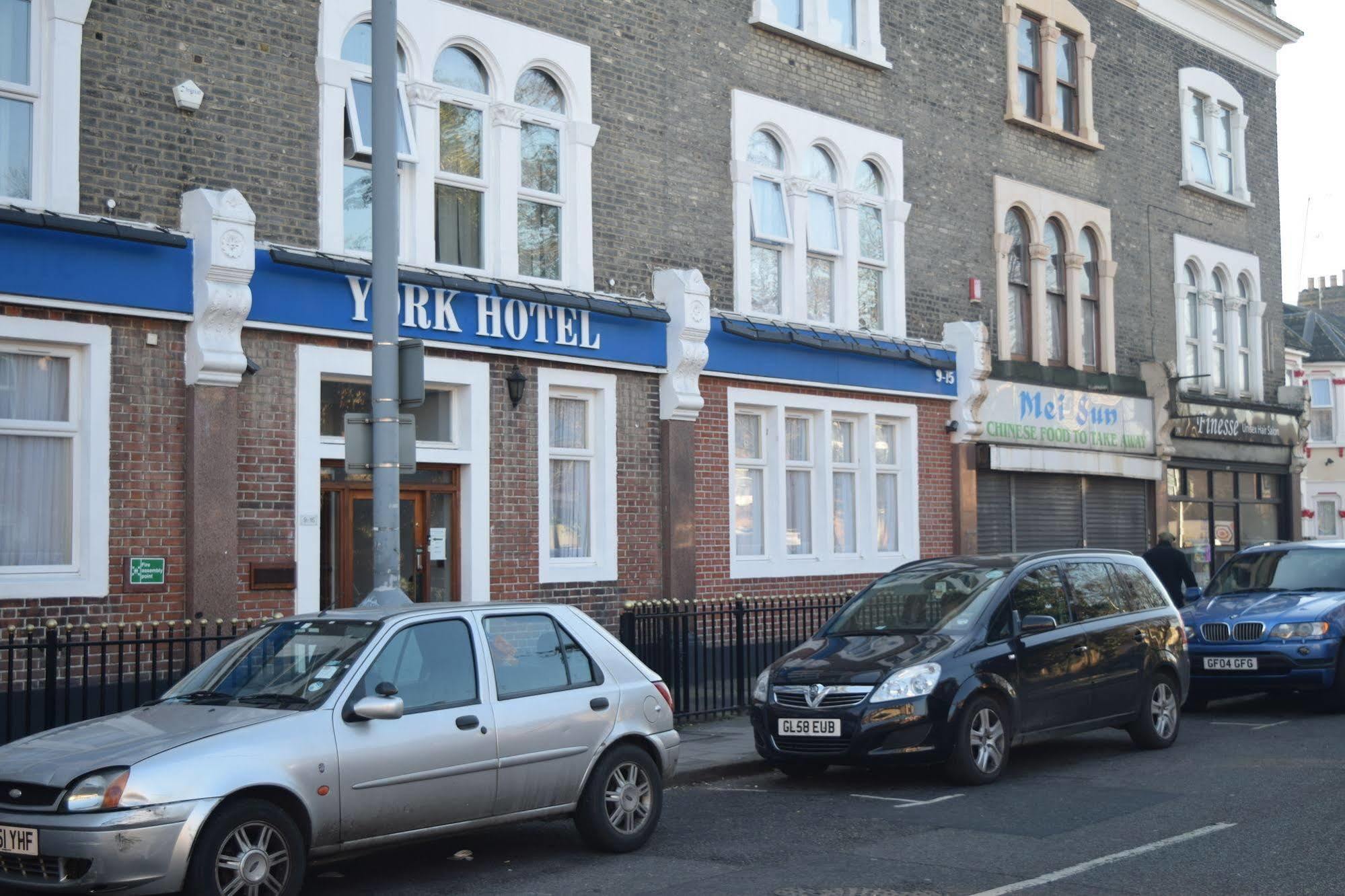 York Hotel Ilford Bagian luar foto